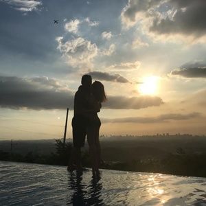 Meet your Posher, Aris